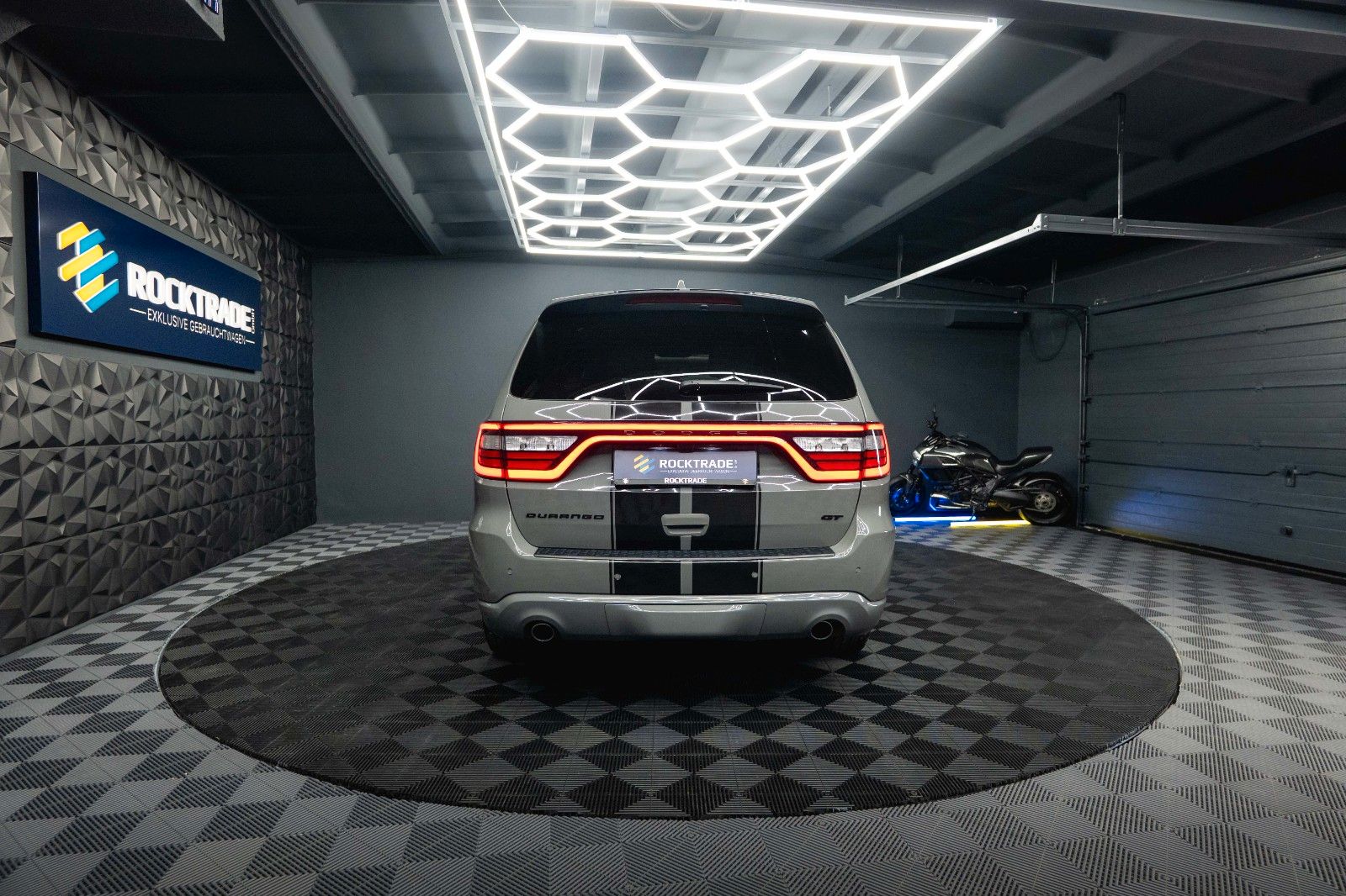 Fahrzeugabbildung Dodge Durango 5.7 V8 R/T SRT 4x4 Night-Paket Modell 22