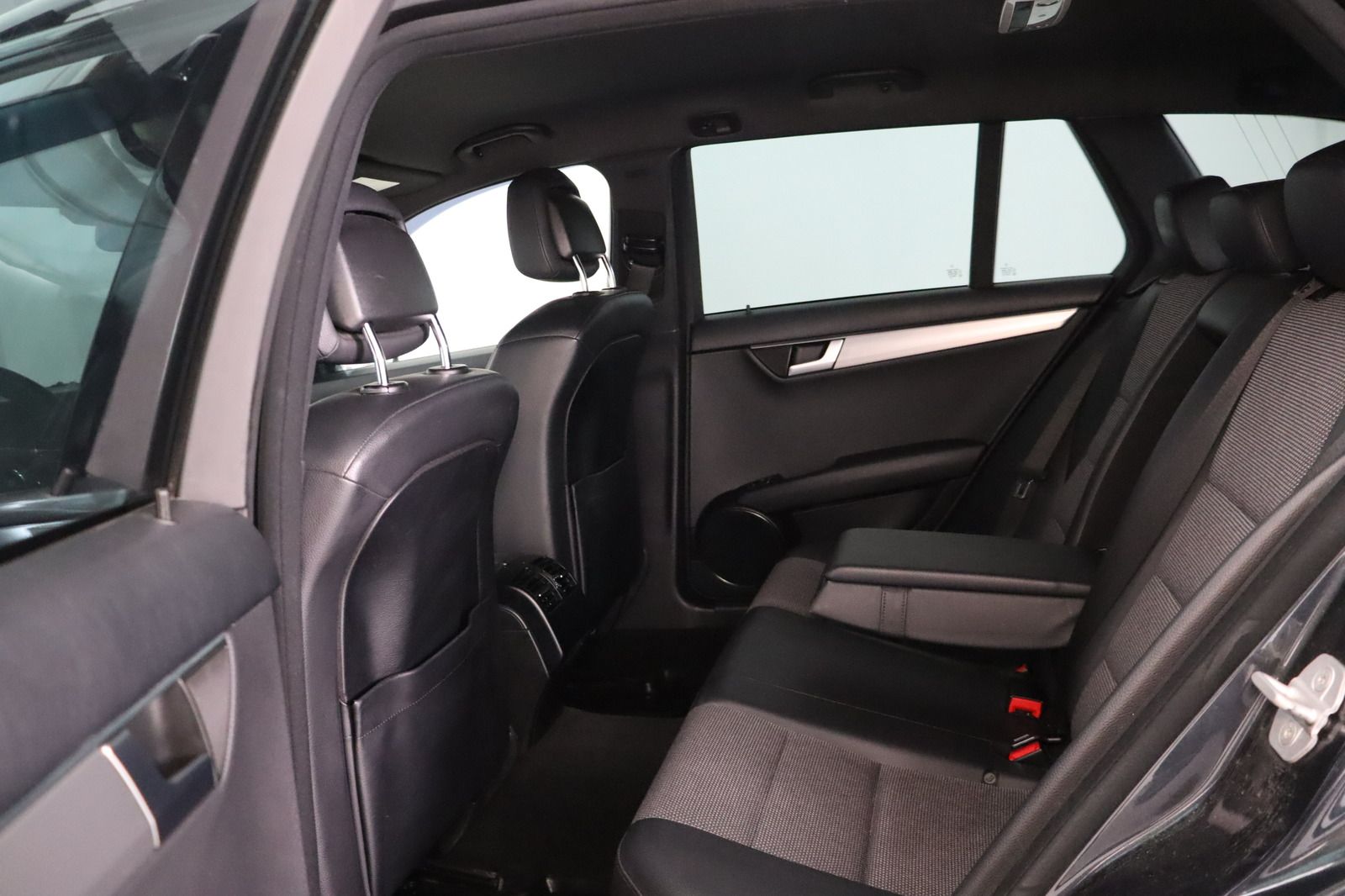 Fahrzeugabbildung Mercedes-Benz C 250 CDI T BlueEFF AVANTG. AMG-Paket * DIS *