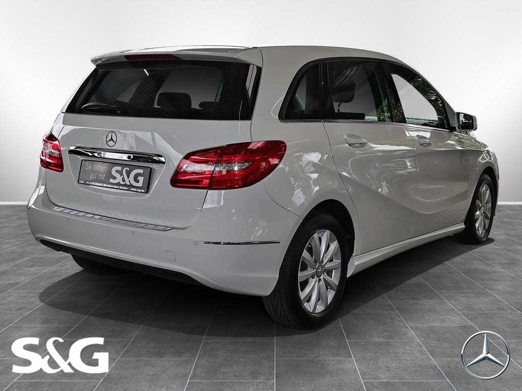 Mercedes-Benz B 180