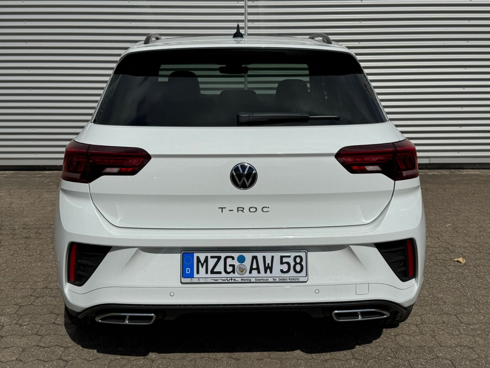 Fahrzeugabbildung Volkswagen T-Roc R-Line 1.5 TSI DSG AHK ACC