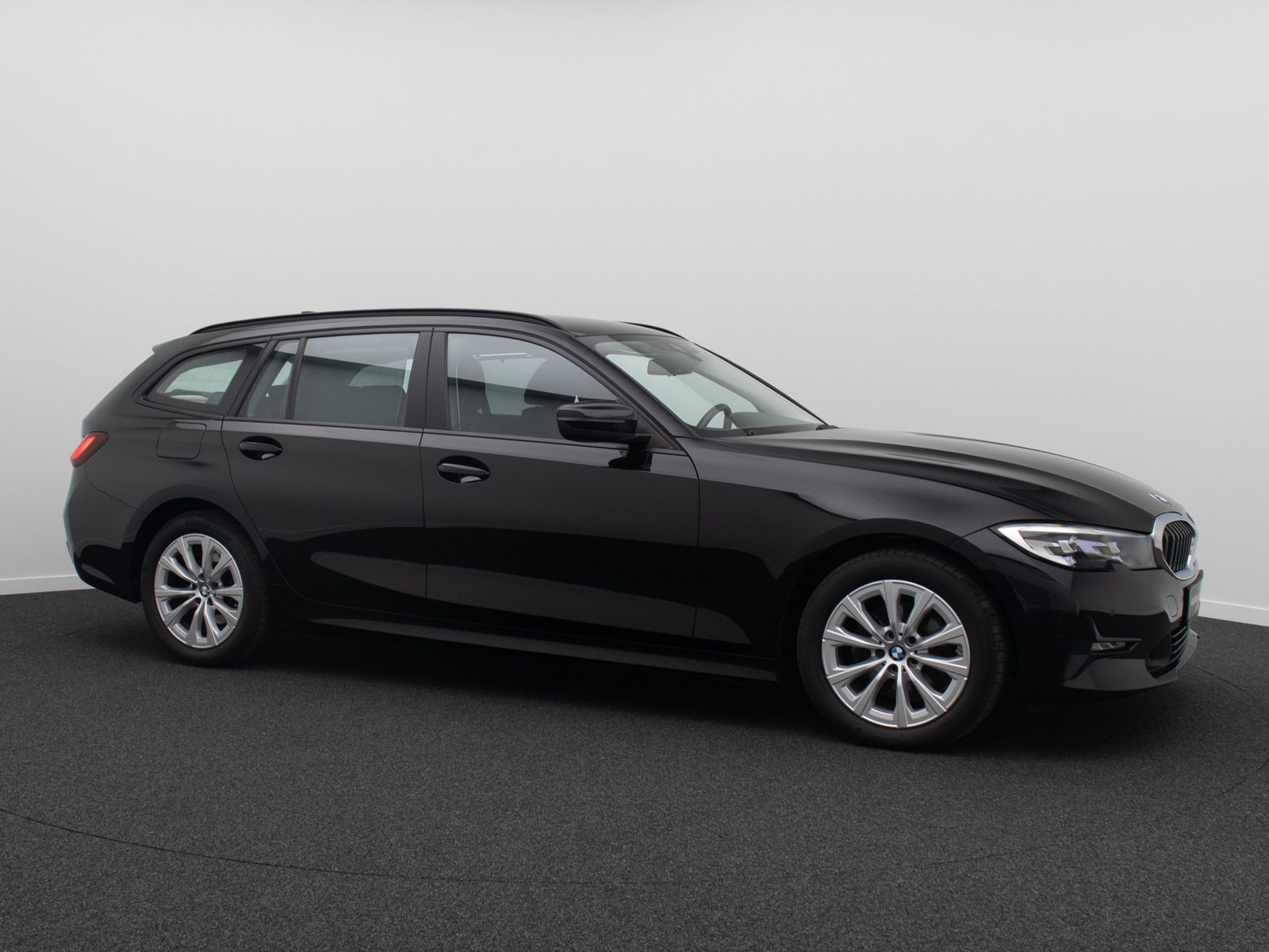 Fahrzeugabbildung BMW 320d xD Alarm DAB DriveAss PDC Geschwindig WiFi