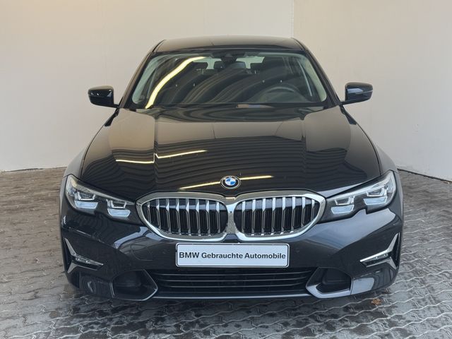 BMW 320iA Lim. Luxury Line Navi.LED.HuD.Harm&Kard