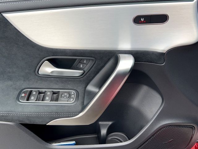 Fahrzeugabbildung Mercedes-Benz A 220 d EDITION AMG+DISTRONIC+PSD+MBUX High-End