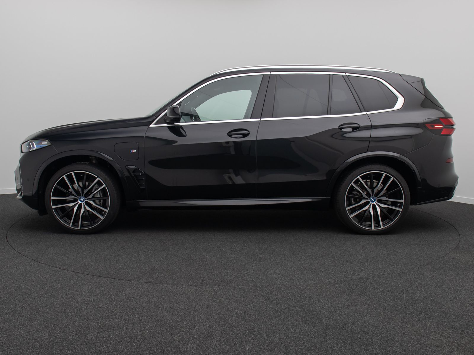 Fahrzeugabbildung BMW X5 xD50e M Sport 360&deg;H/K Panorama AHK DAB 22Zoll