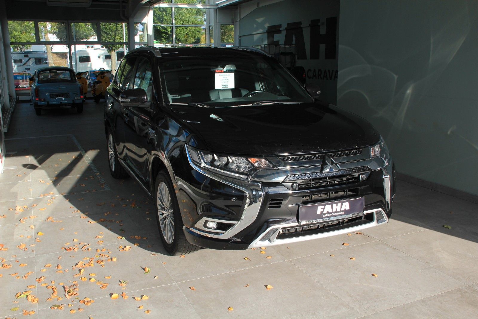 Fahrzeugabbildung Mitsubishi Outlander PHEV 4WD Plus Spirit