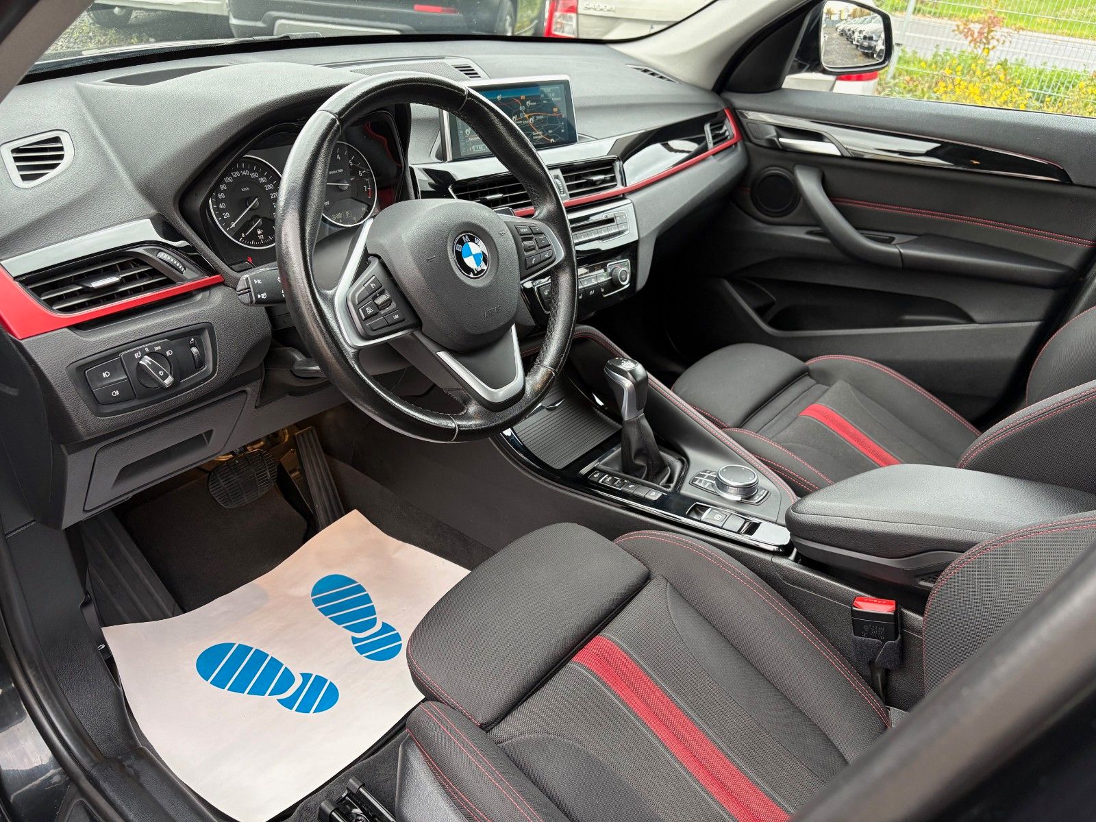 Fahrzeugabbildung BMW X1 xDrive25i Aut. SPORT LINE Navi LED HUD HiFi