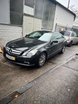 Mercedes-Benz E350 Sportcoupé V6 300ps  - schwarze Mercedes-Benz 350