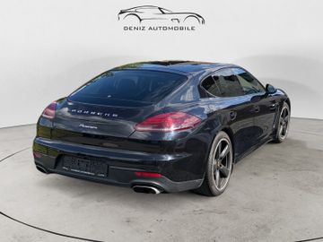 Porsche Panamera - 4