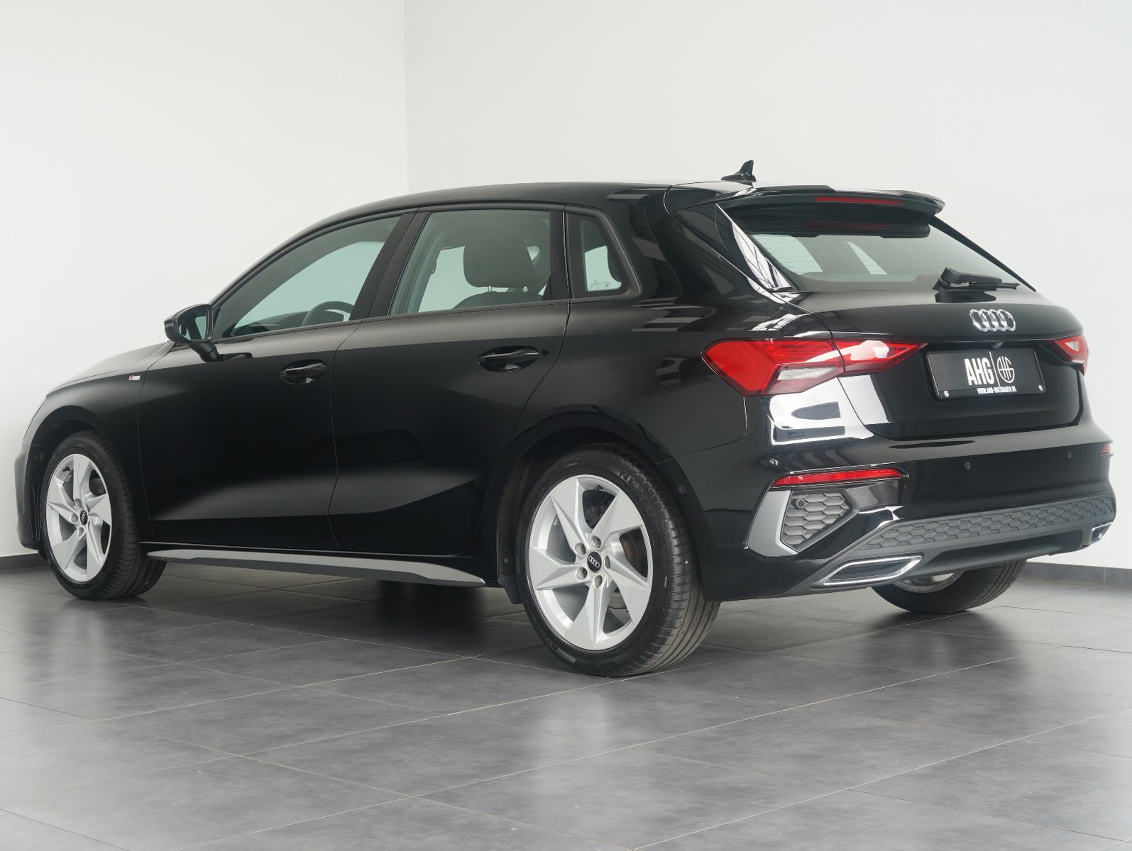 Fahrzeugabbildung Audi A3 Sportback 30 TDI S line LED/MMI/VIRTUAL/CAM