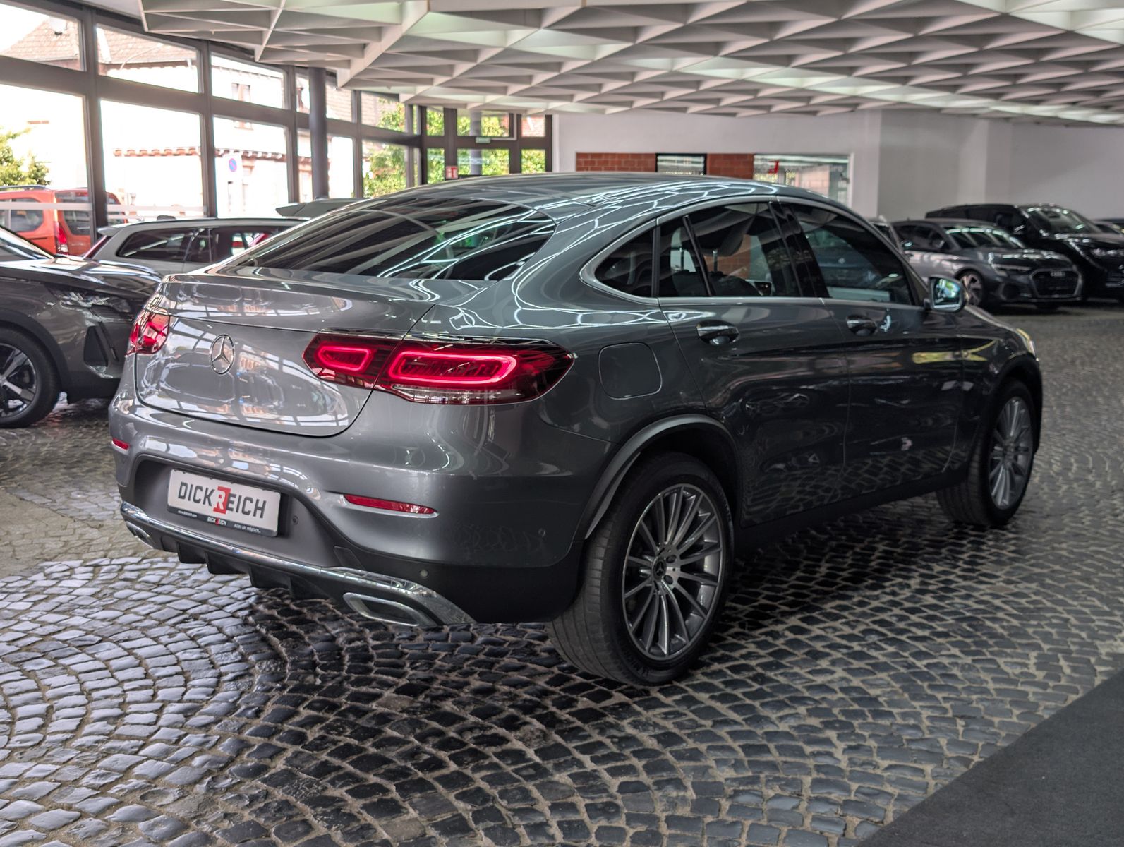 Fahrzeugabbildung Mercedes-Benz GLC 220 d Coupé 4M AMG PANO*360*HuD*MEMO*20"Voll