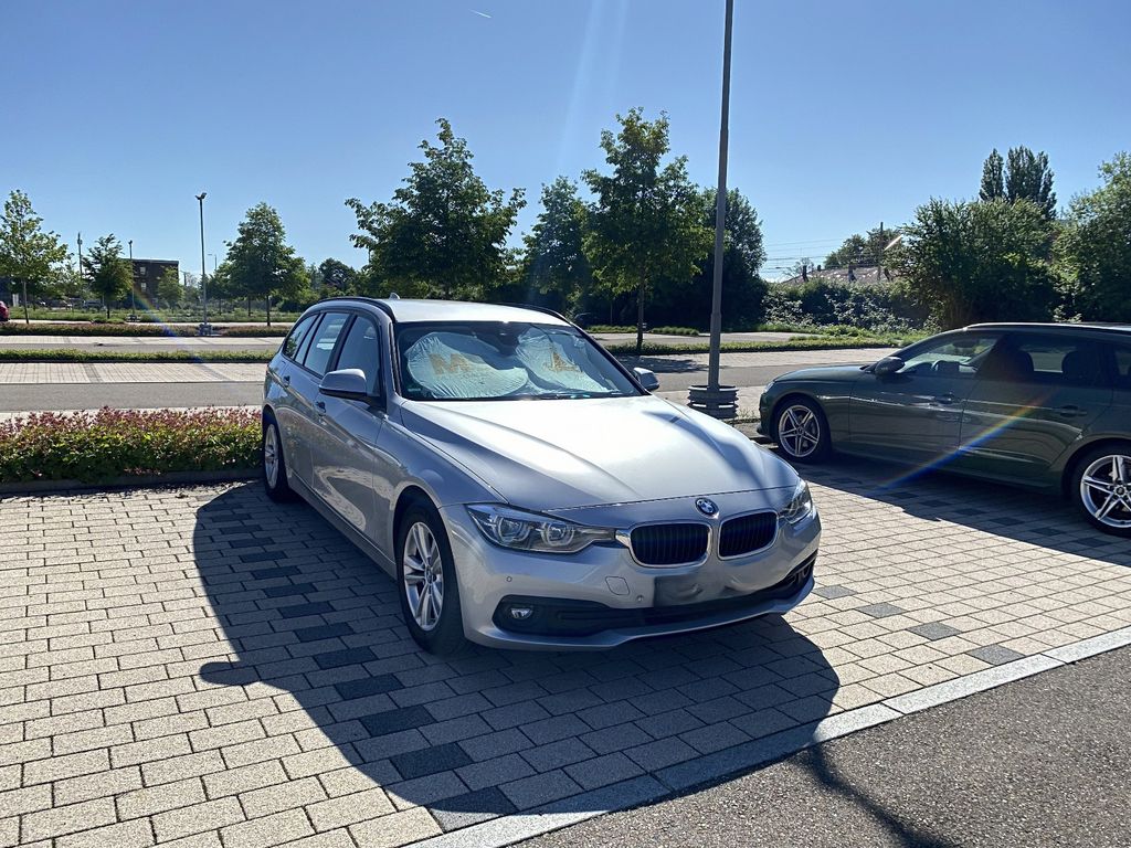 Image of BMW 320
