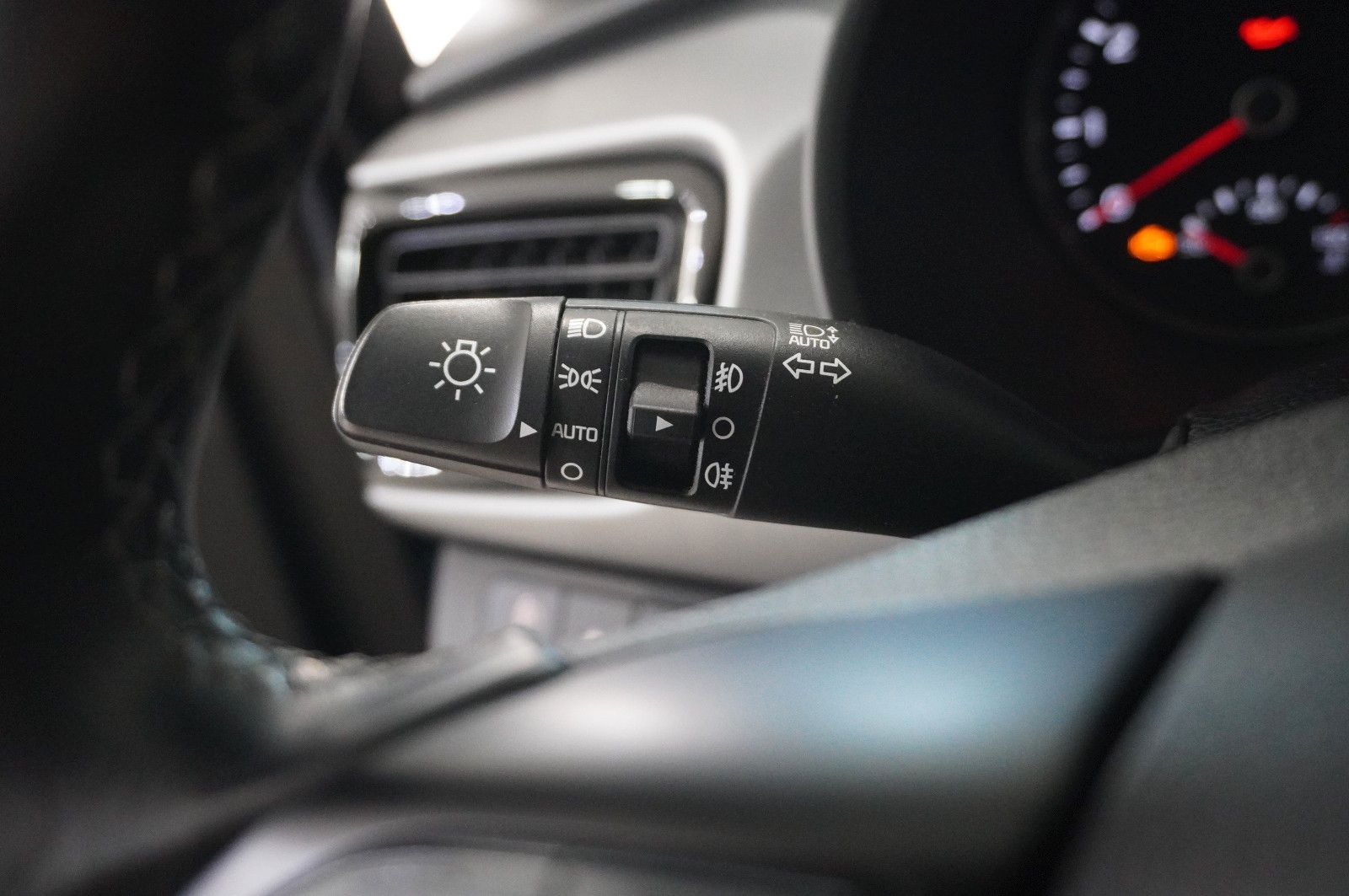 Fahrzeugabbildung Kia Rio 1.0 T-GDI VISION NAVI/LED/KAMERA/LEDER/SHZ