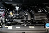 Volkswagen Touran 1.5TSI DSG Highline AHK Pano Rkam Keyless