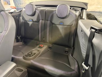 MINI Cooper Cabrio - 12