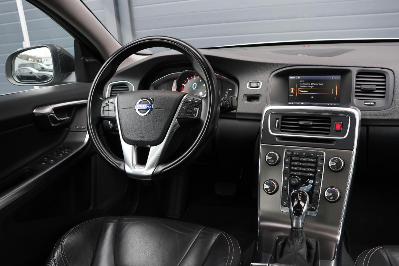 VOLVO S60 3.0L T6 AWD R-DESIGN / ACC / 4XSHZ / LHZ / CAMÉRA / 19 | 347 ch | BVA | PACK SPORT | RÉGLAGE ÉLECTRIQUE DES SIÈGES AVEC FONCTION MÉMOIRE | TOIT OUVRANT