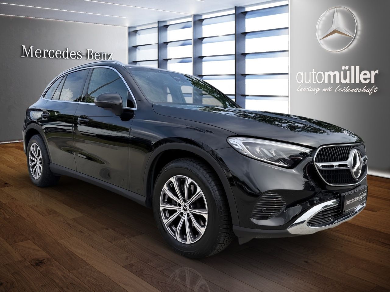 Fahrzeugabbildung Mercedes-Benz GLC 200 4M AVANTGARDE+AHK+AMBIENTE+LED+KAM+CARPL