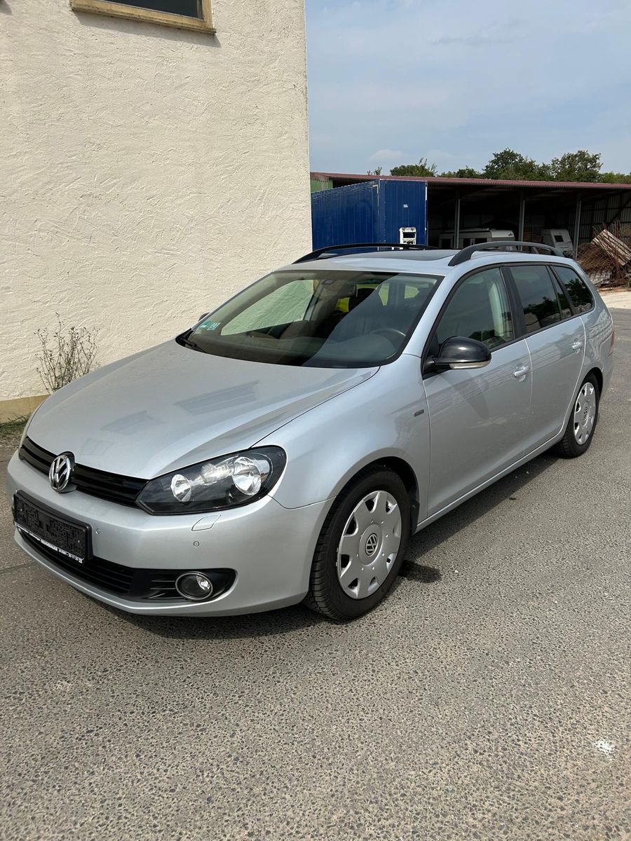Volkswagen Golf - 1