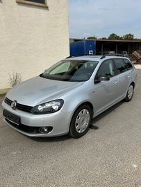 Volkswagen Golf - 1