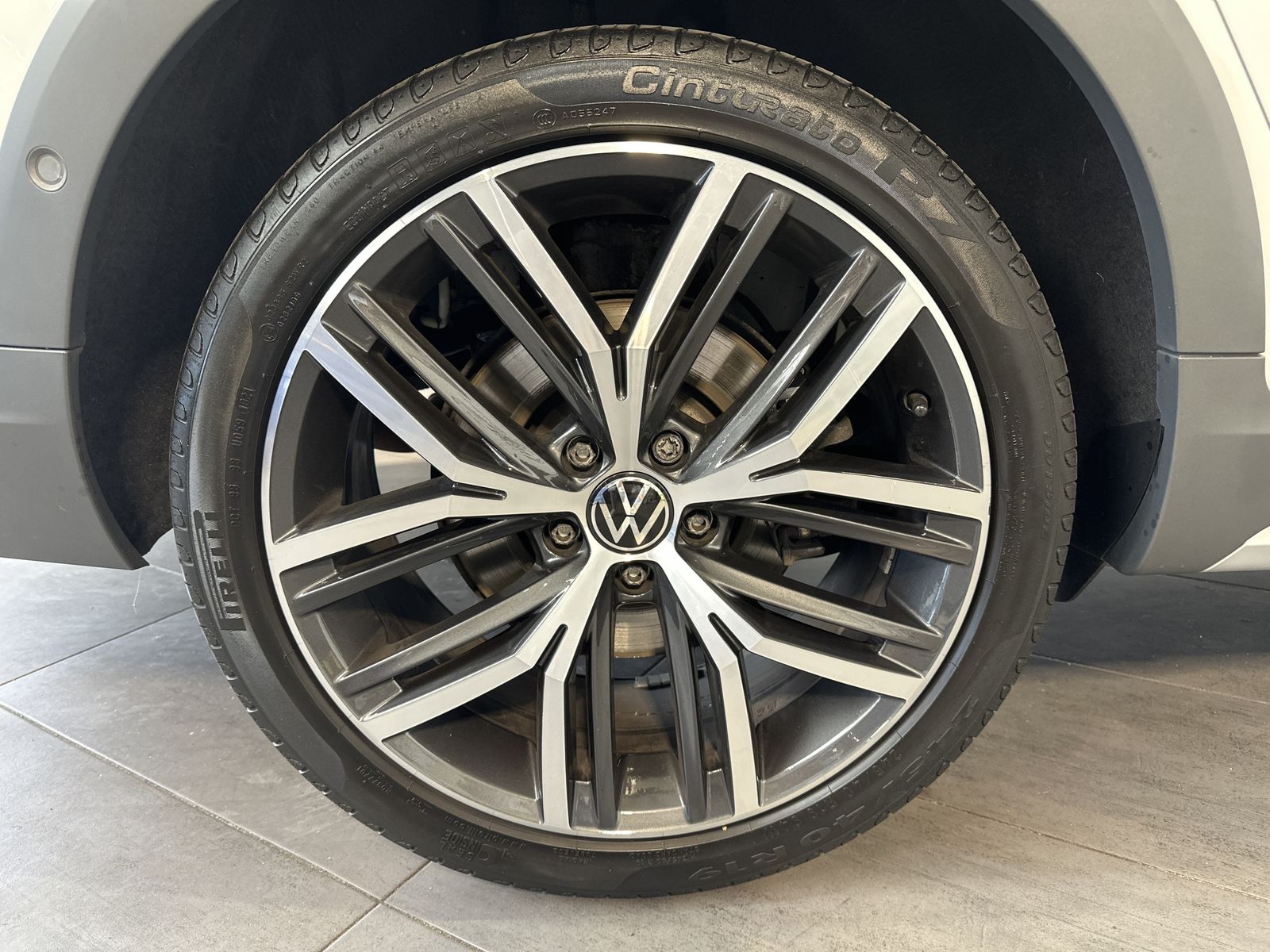 Fahrzeugabbildung Volkswagen Passat Alltrack 2.0 TSI 4M NAV+LED+AHK+VCOCK+360