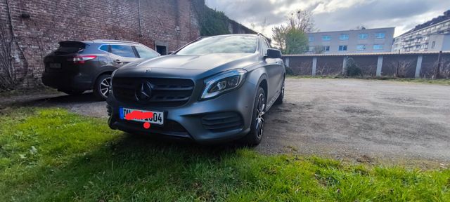 MERCEDES-BENZ GLA 200 AMG Line AMG Line
