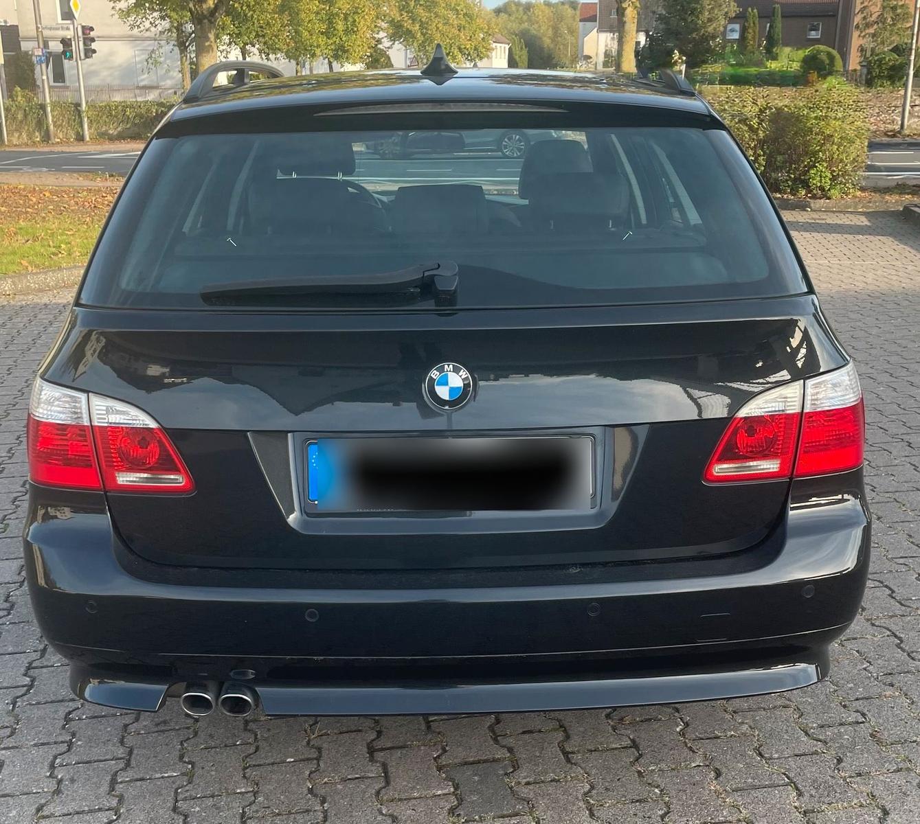 BMW 525 2007 — rear view