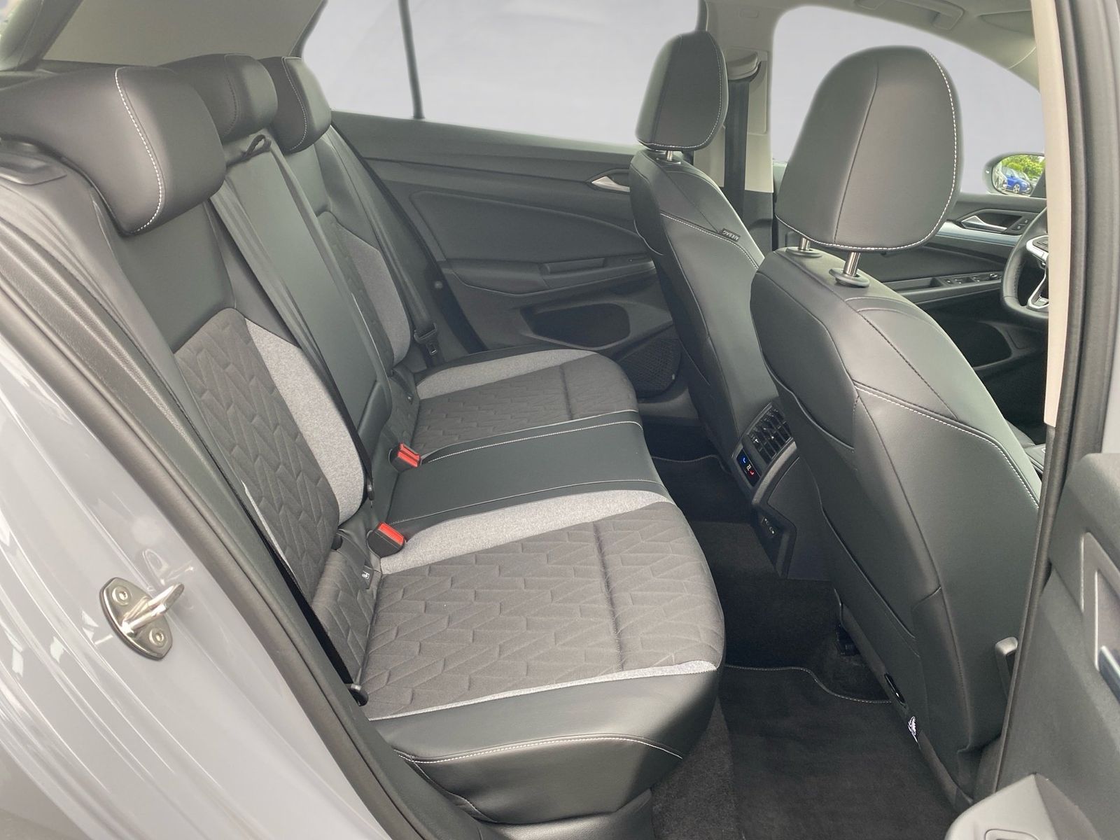 Volkswagen Golf - Bild 11