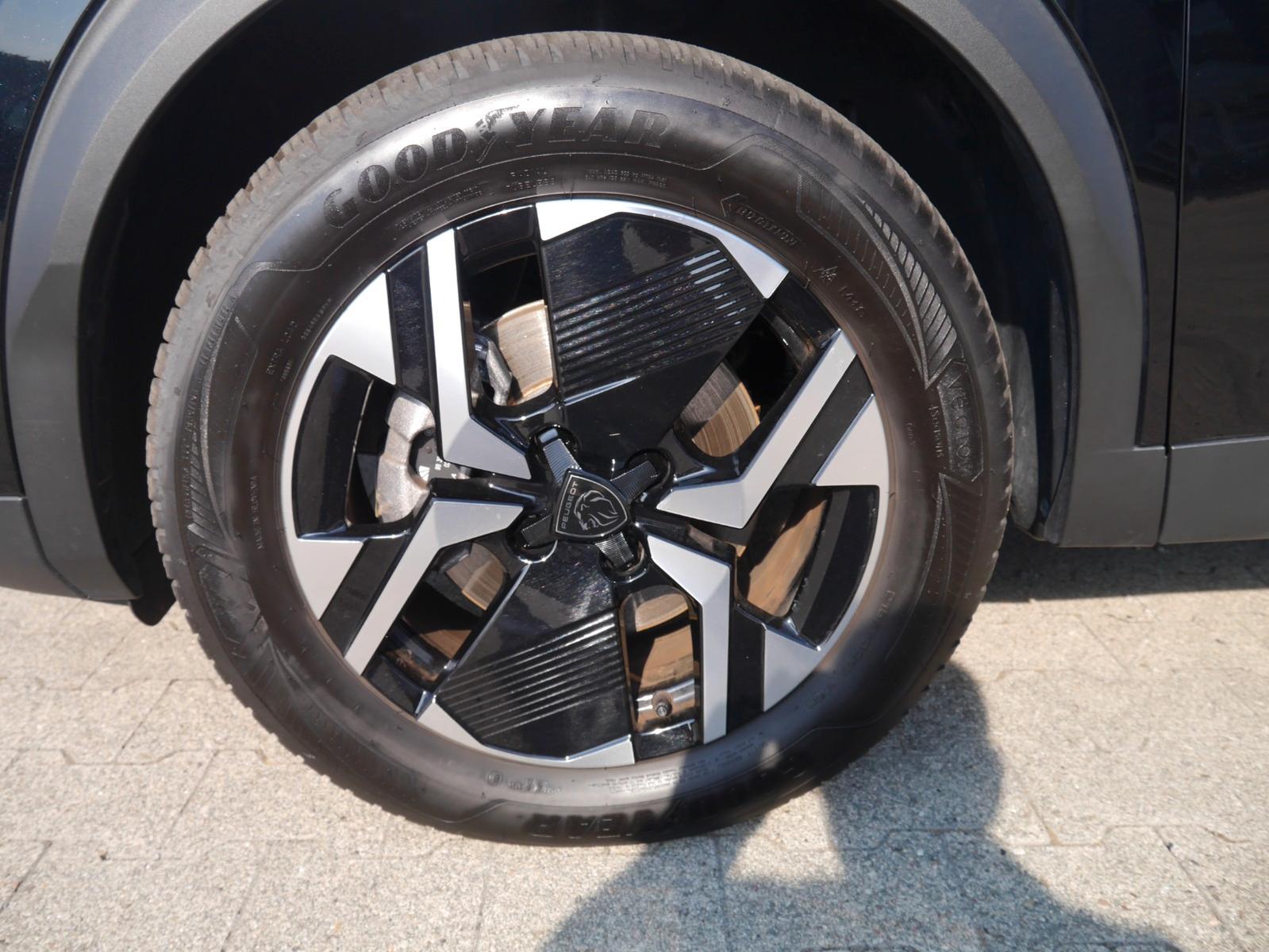 Peugeot 2008 Hybrid 145 LED/Navi/ACC/SHZ/360-Grad