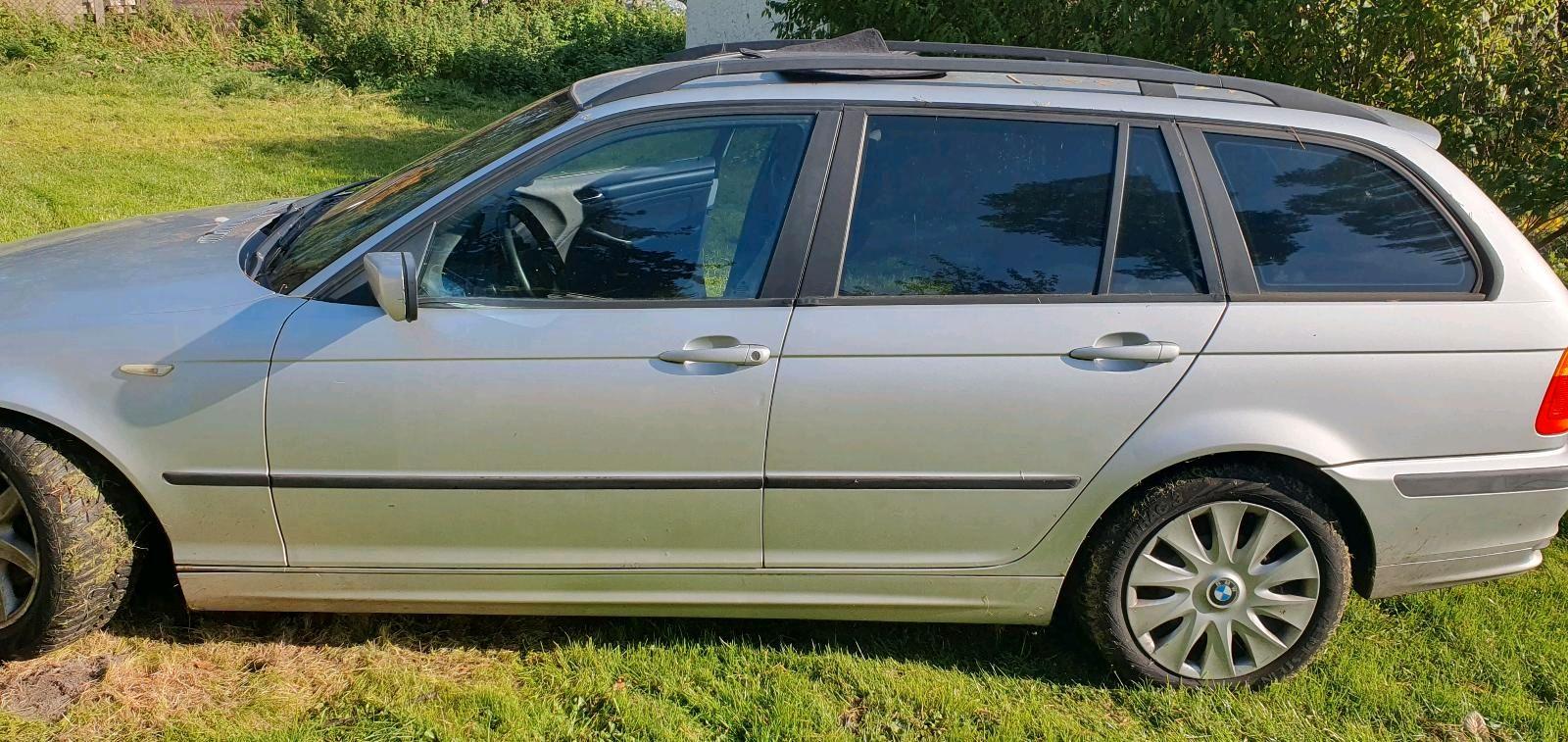 BMW 320 2004 — rear view