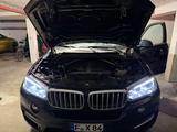 BMW X5 xDrive40d - - blaue BMW X5