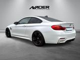 BMW M4 Basis 3.0 24V Metallic - BMW: 4.0