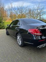 Mercedes-Benz E 220 d EXCLUSIVE Autom. EXCLUSIVE - Mercedes-Benz E 220 Gebrauchtwagen in Dortmund