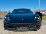 Porsche Taycan -Schwarz - Approved - 1. Hand