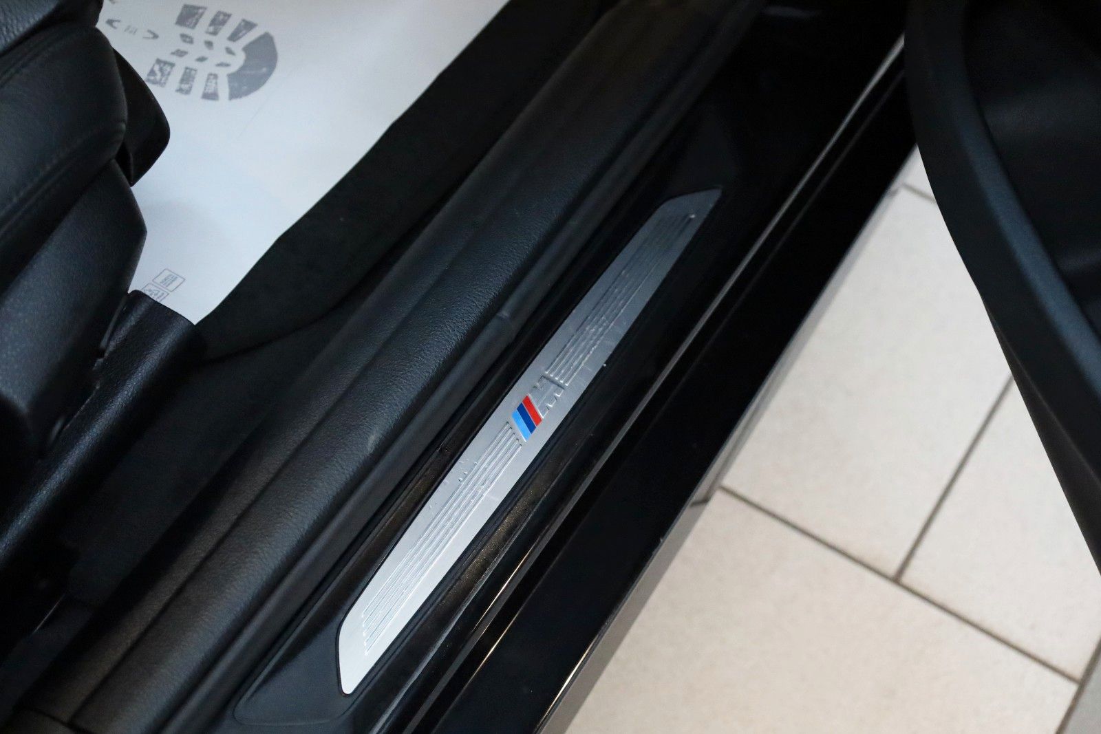 Fahrzeugabbildung BMW 320d Touring M Sport Leder,Navi,LED,SH,PDC,SR+WR
