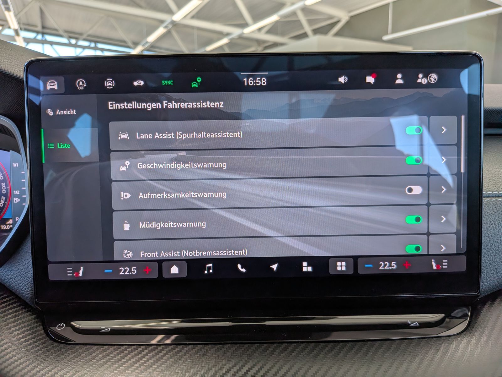 Fahrzeugabbildung SKODA Octavia 1.5 TSI Sportline Pano Matrix AHK 5J-Gar