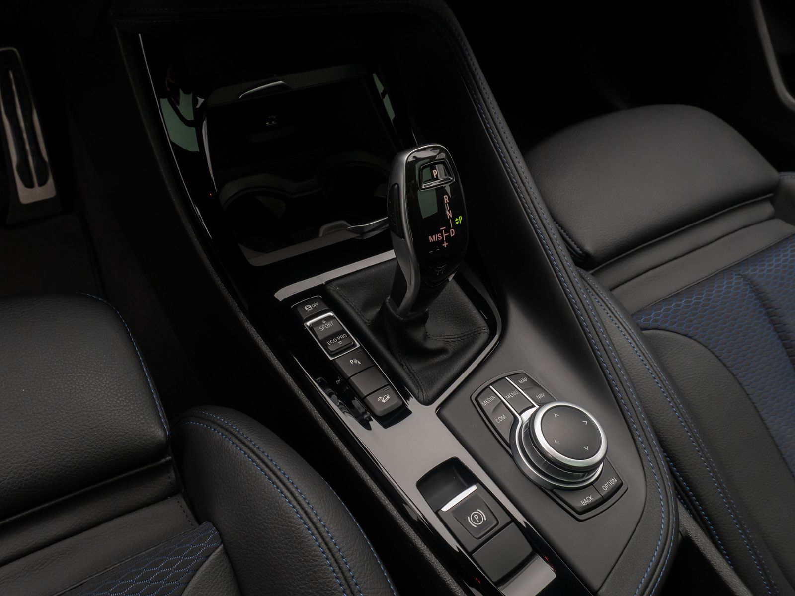 Fahrzeugabbildung BMW X2 M35i HUD DAB Kamera ACC Komfort Panorama HiFi