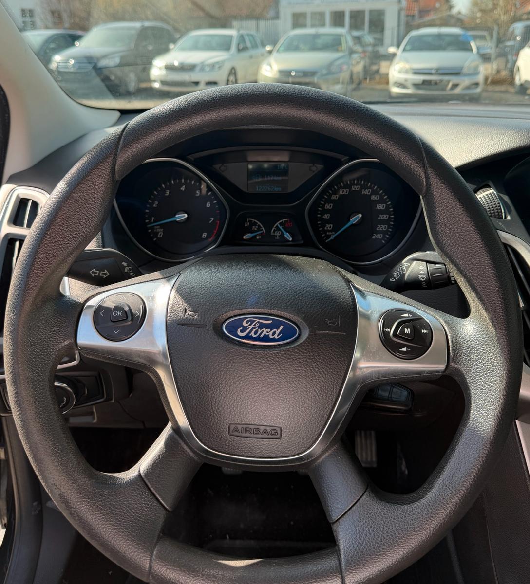 Ford Focus 2013 — photo 13