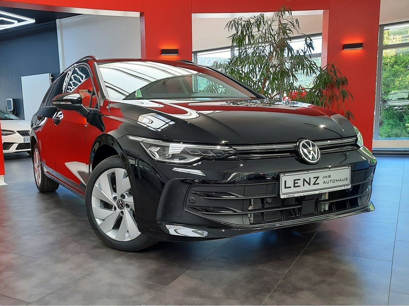 Fahrzeugabbildung Volkswagen Golf Variant TDI Life DSG *AHK*Cam*APP*LED*Shzg*