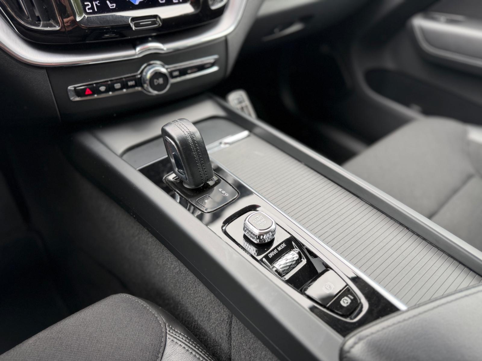 Volvo XC 60  Momentum Pro AWD*H&K*ACC*LED*AHK*