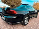 Volkswagen Passat Lim. High 4M Leder*Pano*Navi*Kam*StandHz. - Volkswagen Passat: Leder