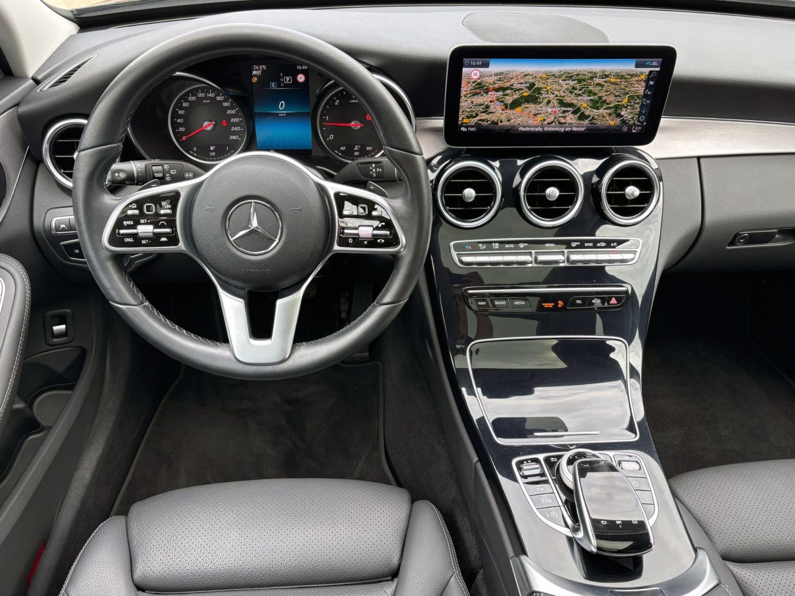 Fahrzeugabbildung Mercedes-Benz C220d T-Modell Avantgarde ACC 360° AHK PANO NAV