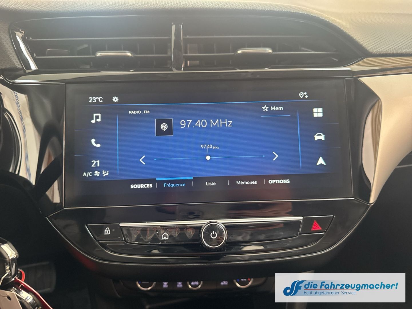 Fahrzeugabbildung Opel Corsa-e Edition Digitales Cockpit Sitzhzg LED Ap