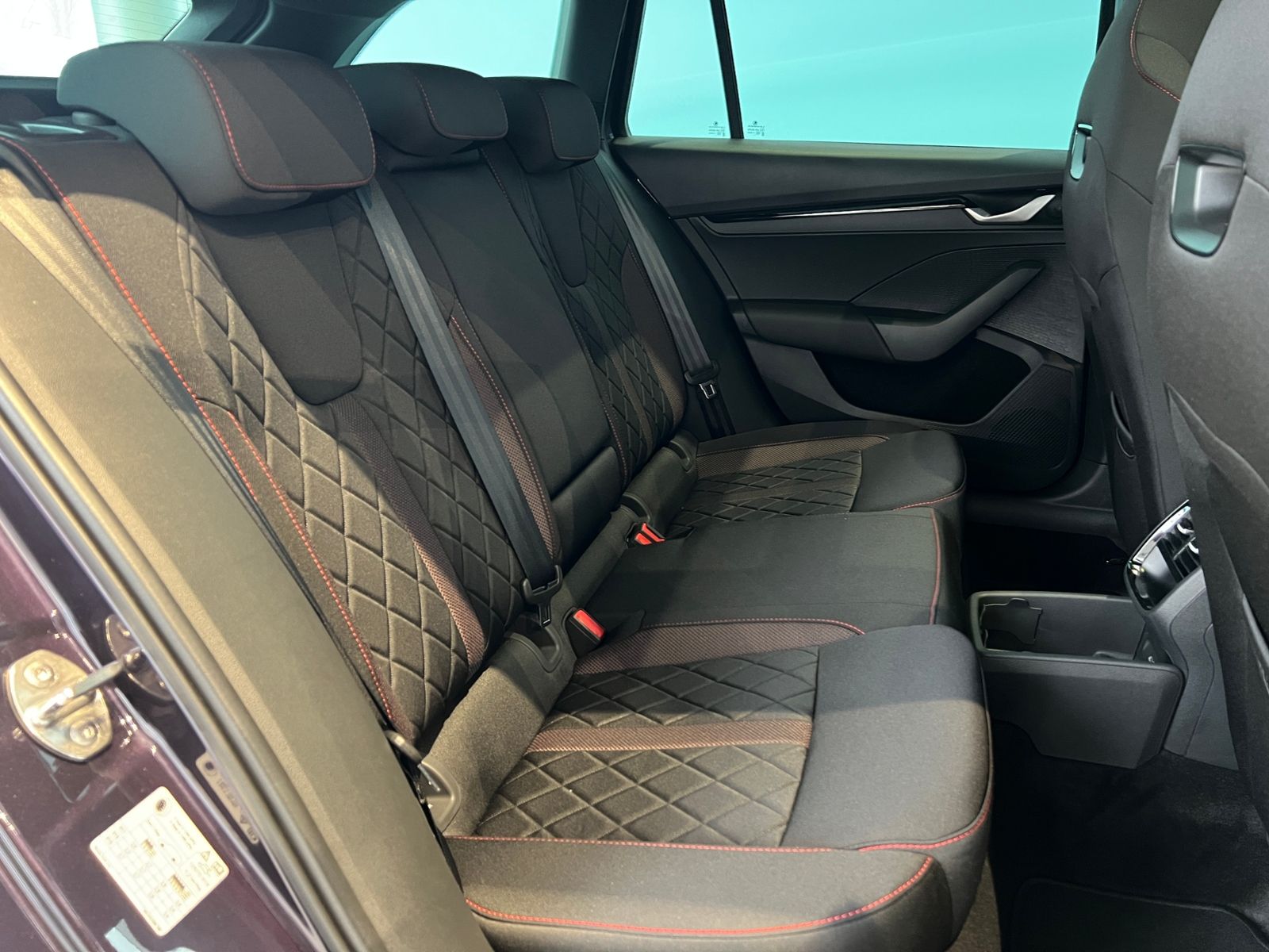 Fahrzeugabbildung SKODA Octavia Combi RS 2.0 TSI DSG *Panorama, AHK, Ind