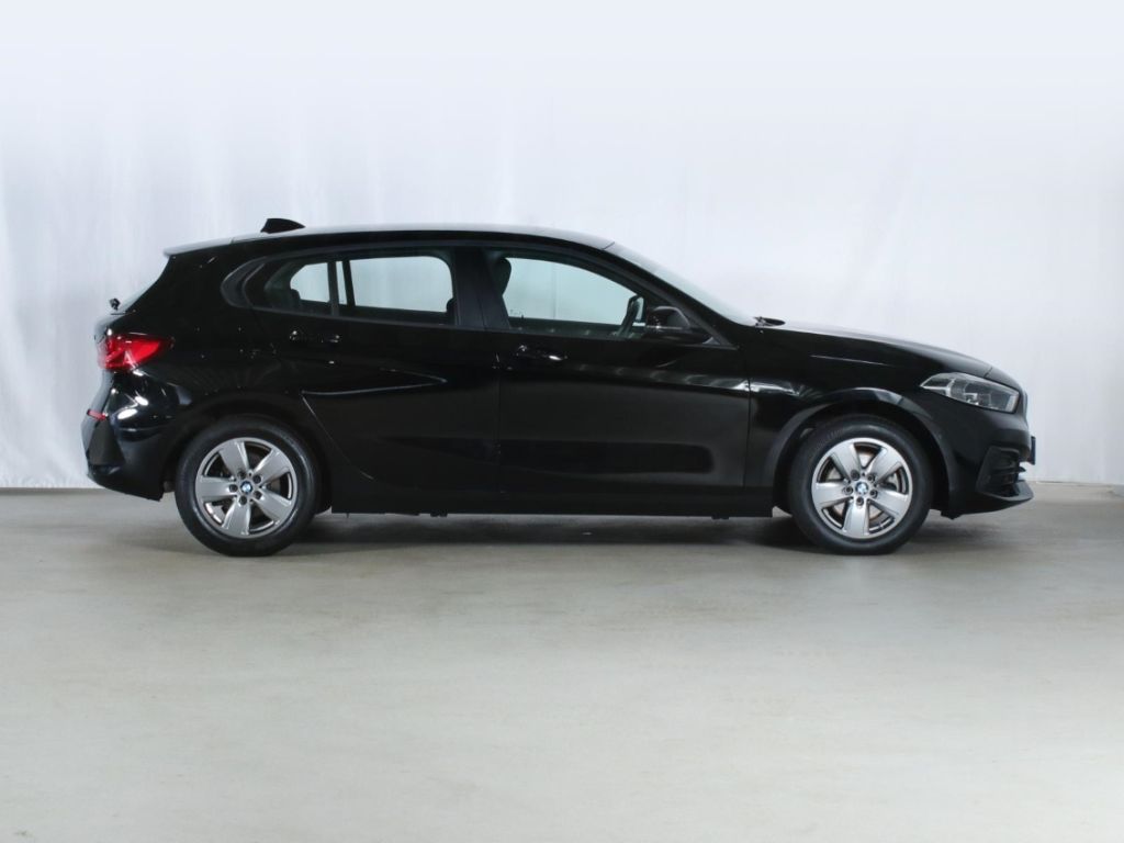 BMW 118 i Advantage LED NAVI SHZ LiveCockpitProf foto 4
