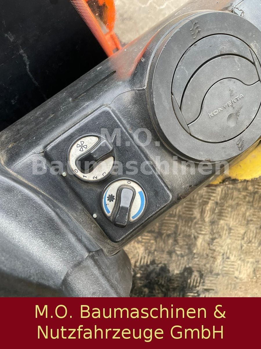 Fahrzeugabbildung BOMAG BW 154 AP-AM / Walze /