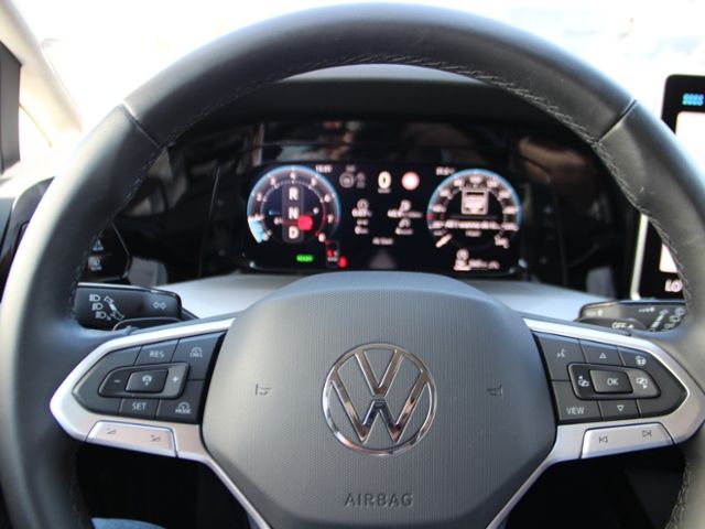 Volkswagen Golf VIII Variant 1.5 eTSI Style DSG Matrix LED