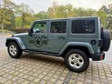 Jeep Wrangler 2.8l CRD Unlimited Sahara Automatik... - graue Jeep Wrangler