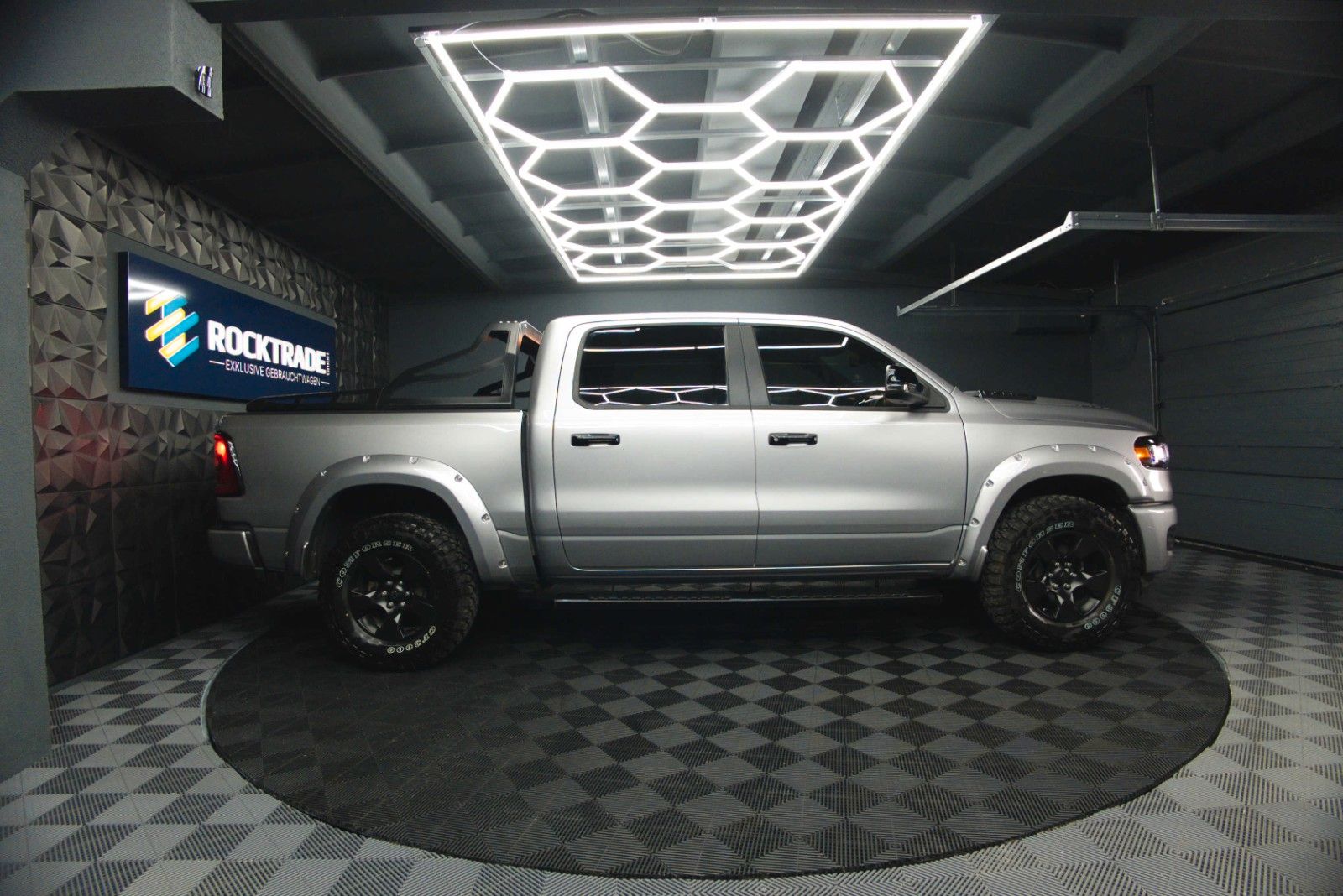 Fahrzeugabbildung Dodge RAM 3.0 MY 25 TWIN TURBO Offroad Night ACC 19%
