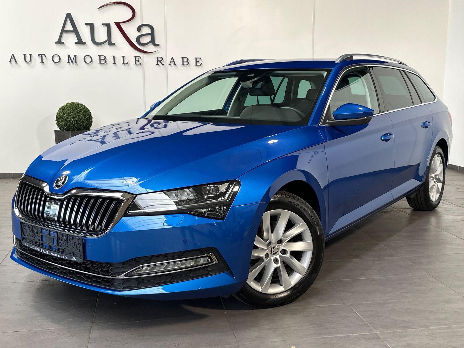 Skoda Superb Combi 2.0 TDI DSG 4x4 Style NAV+LED+AHK imagem 2
