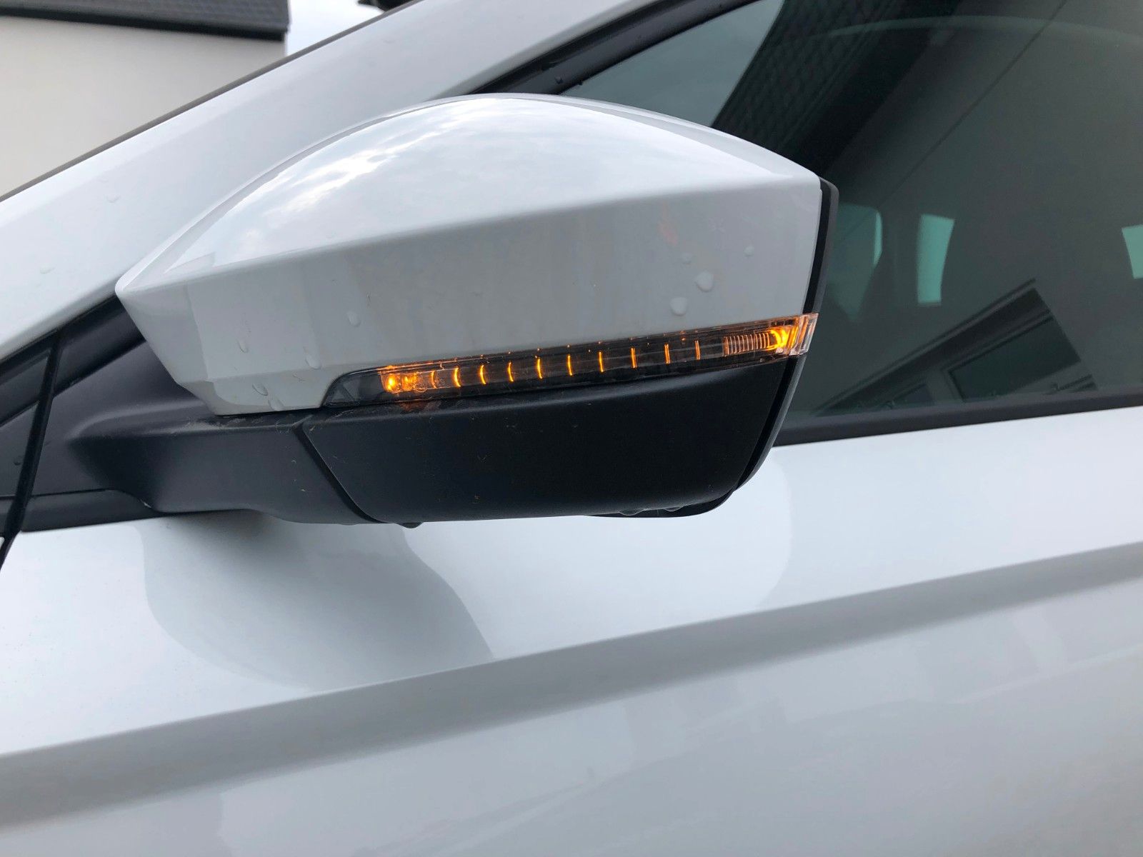 Fahrzeugabbildung SKODA Karoq Ambition 1.5 ACT DSG *Smart Link *SHZ