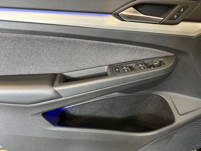 Golf VIII 2.0 TDI DSG MOVE LED+AHK+PANO+HUD+NAVI
